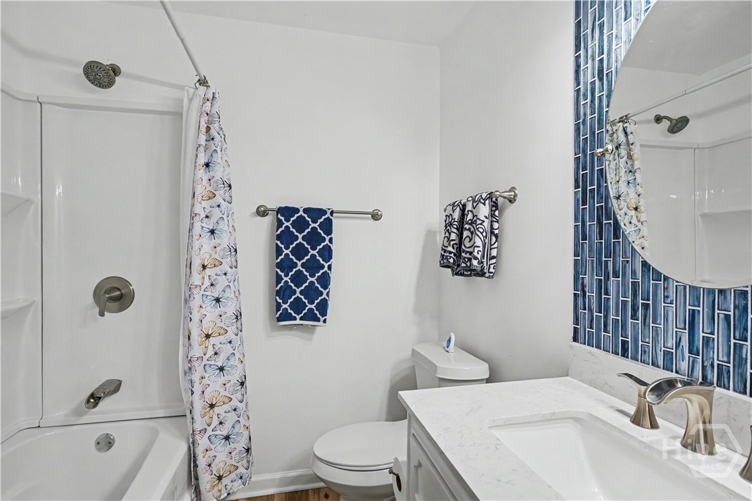 210 N Railroad Avenue Property Photo 20