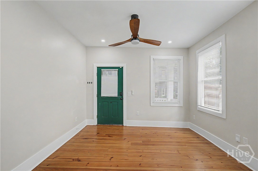 221 W Duffy Street Property Photo 10