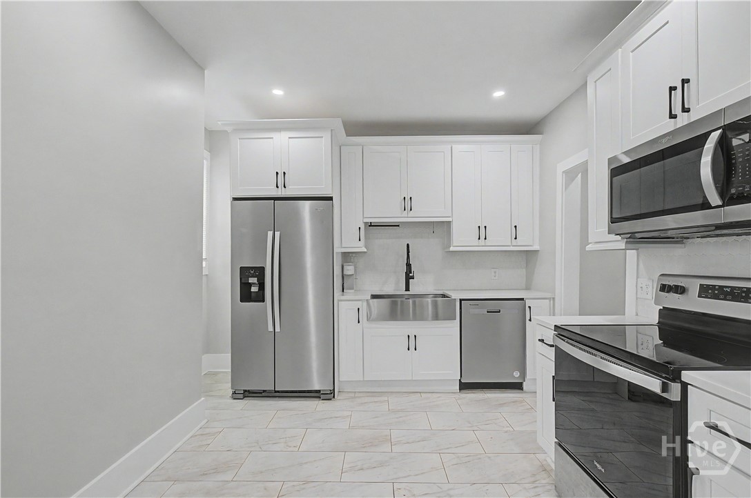 221 W Duffy Street Property Photo 11
