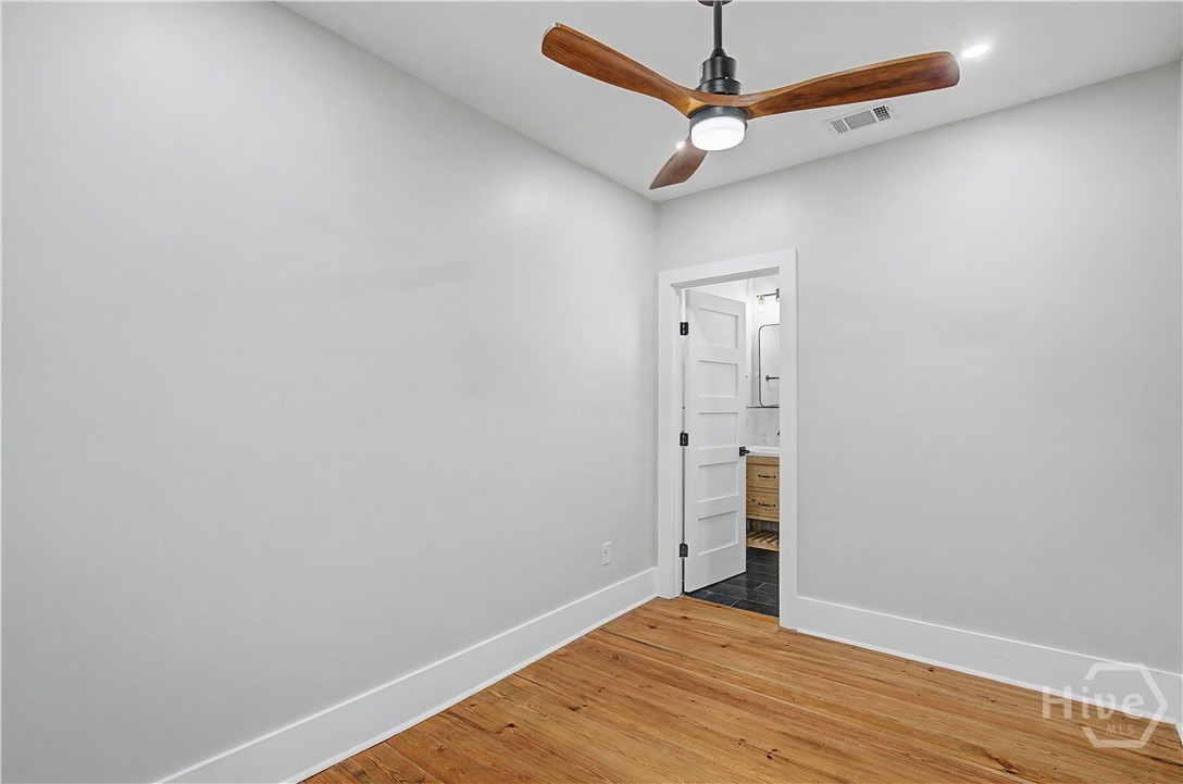 221 W Duffy Street Property Photo 15