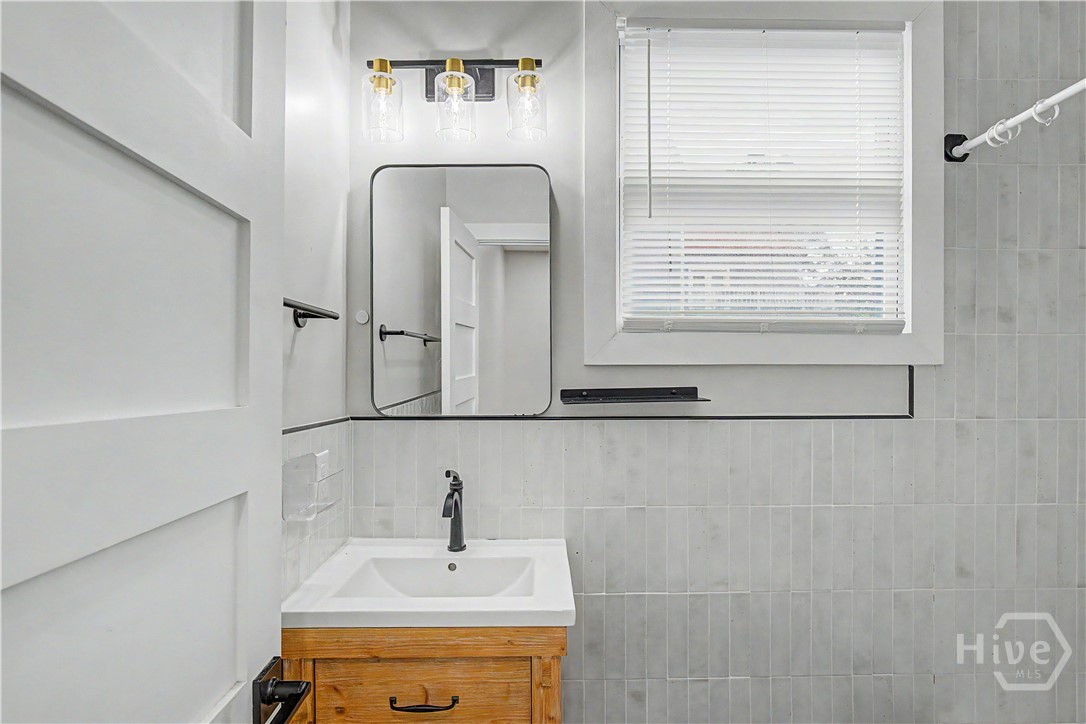 221 W Duffy Street Property Photo 16