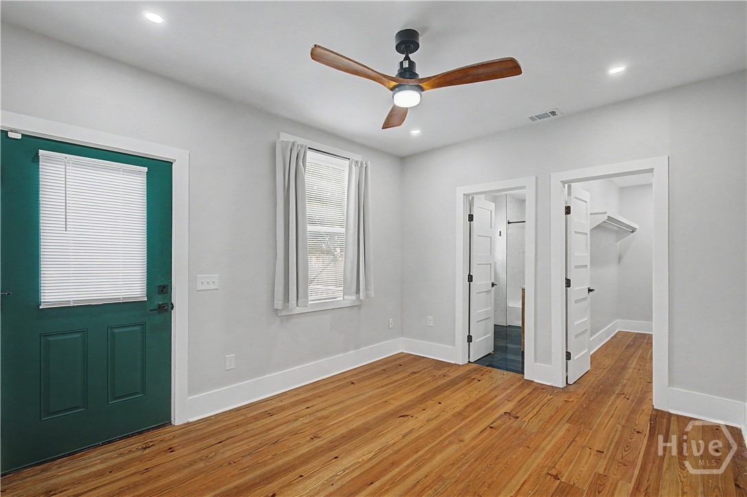 221 W Duffy Street Property Photo 18