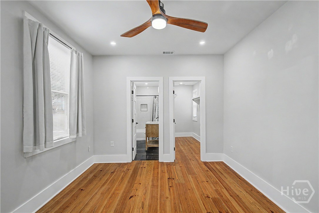 221 W Duffy Street Property Photo 20