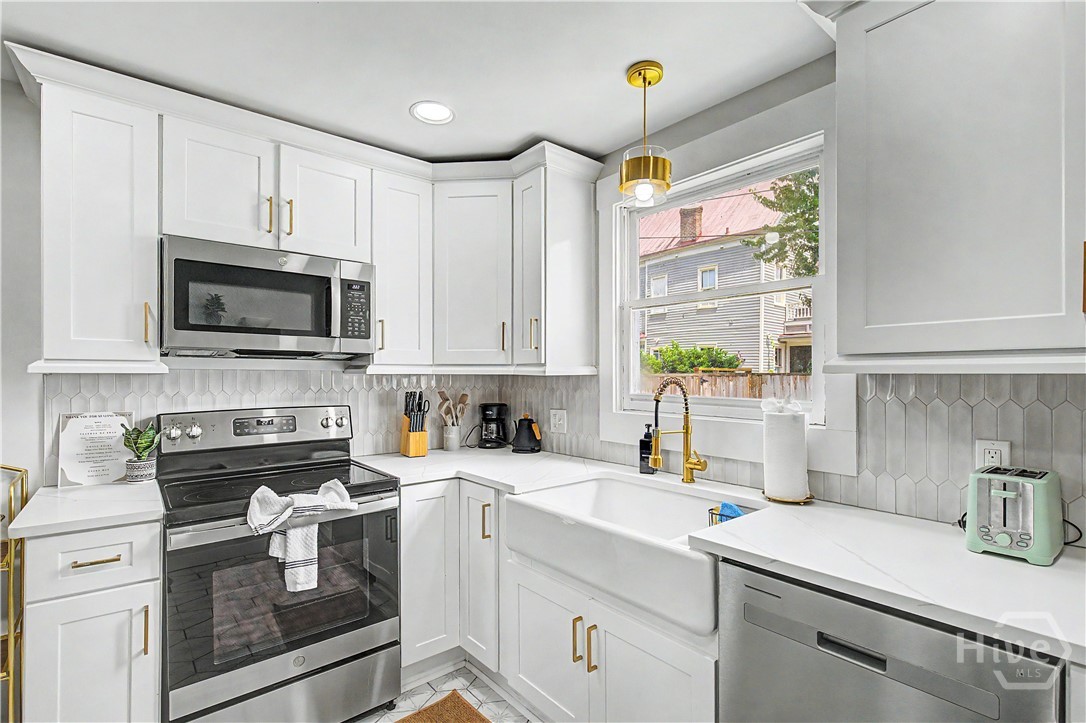 221 W Duffy Street Property Photo 35