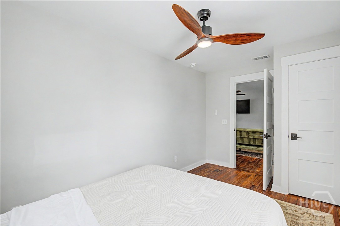 221 W Duffy Street Property Photo 41