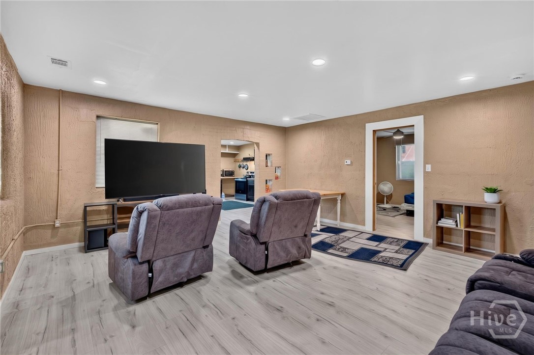 150 Sycamore Property Photo 4