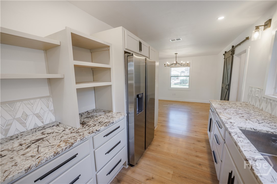2325 E 40th Street Property Photo 12