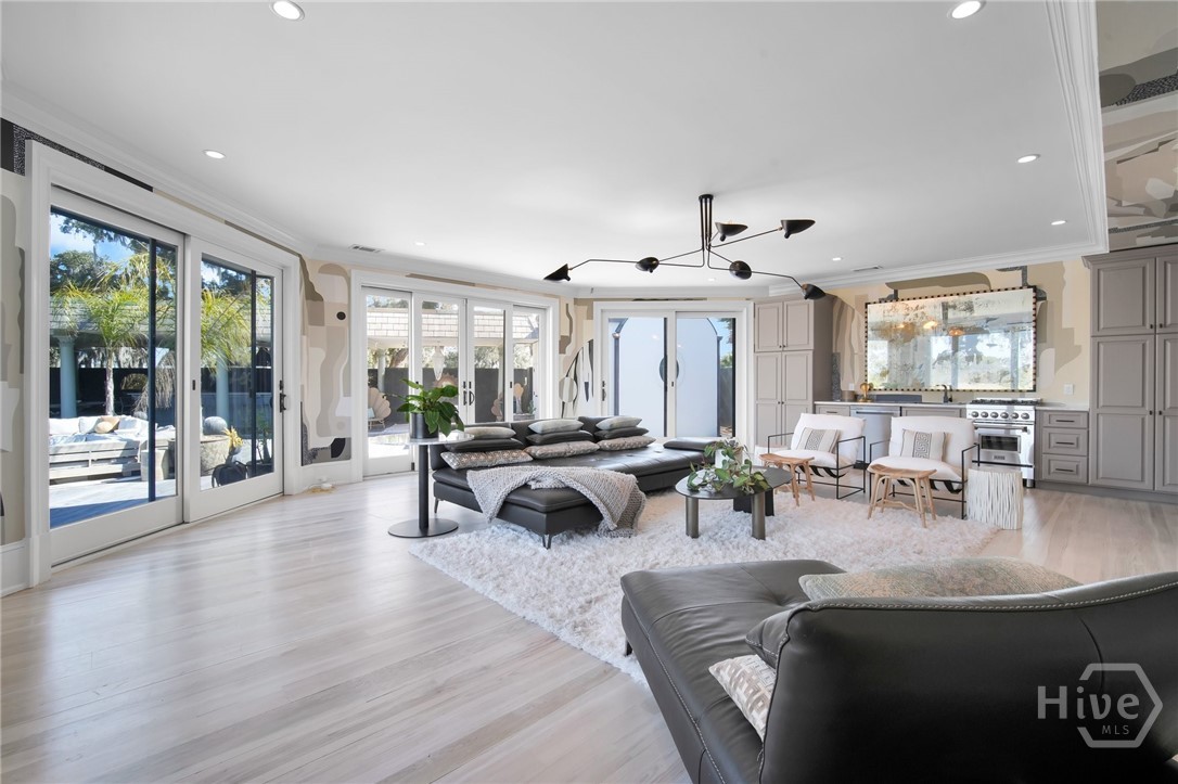 160 Oatland Island Road B Property Photo 8