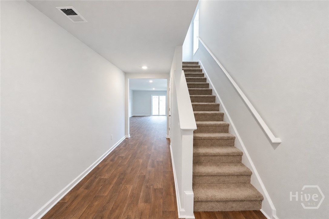 463 Coconut Drive Property Photo 3