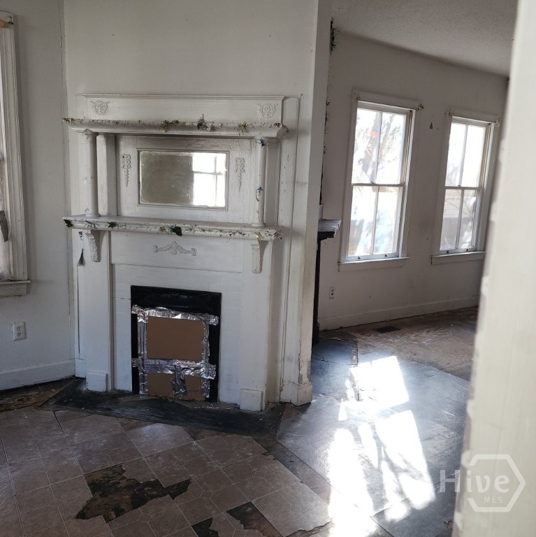1707 Le Grand Street Property Photo 8