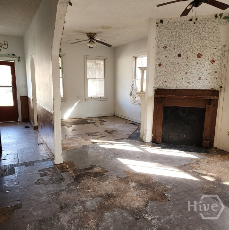1707 Le Grand Street Property Photo 9