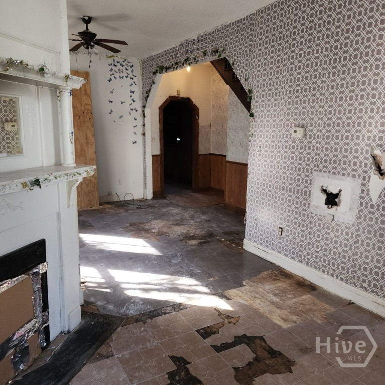 1707 Le Grand Street Property Photo 10