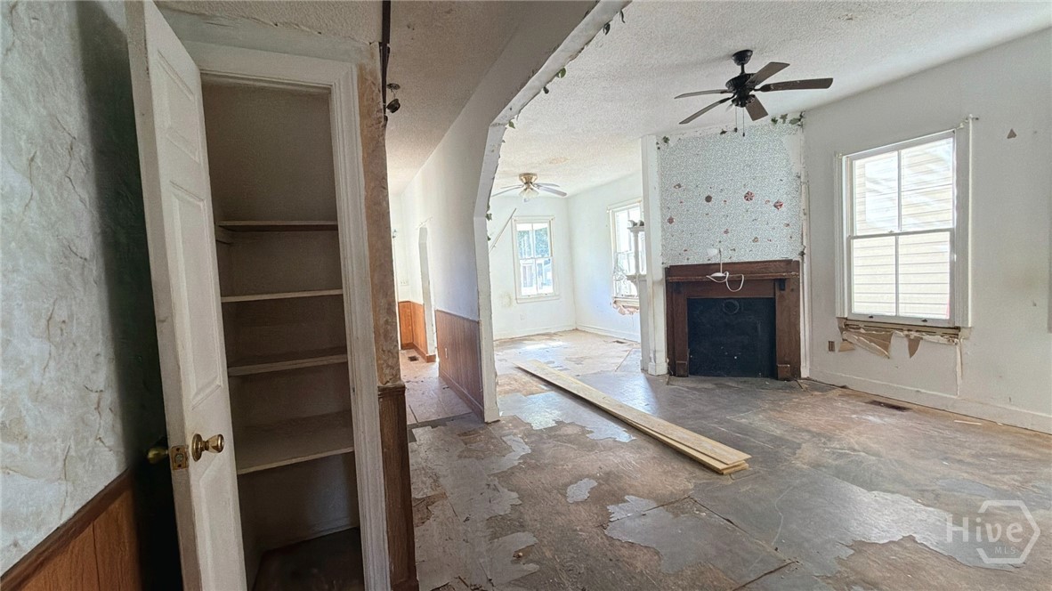 1707 Le Grand Street Property Photo 12