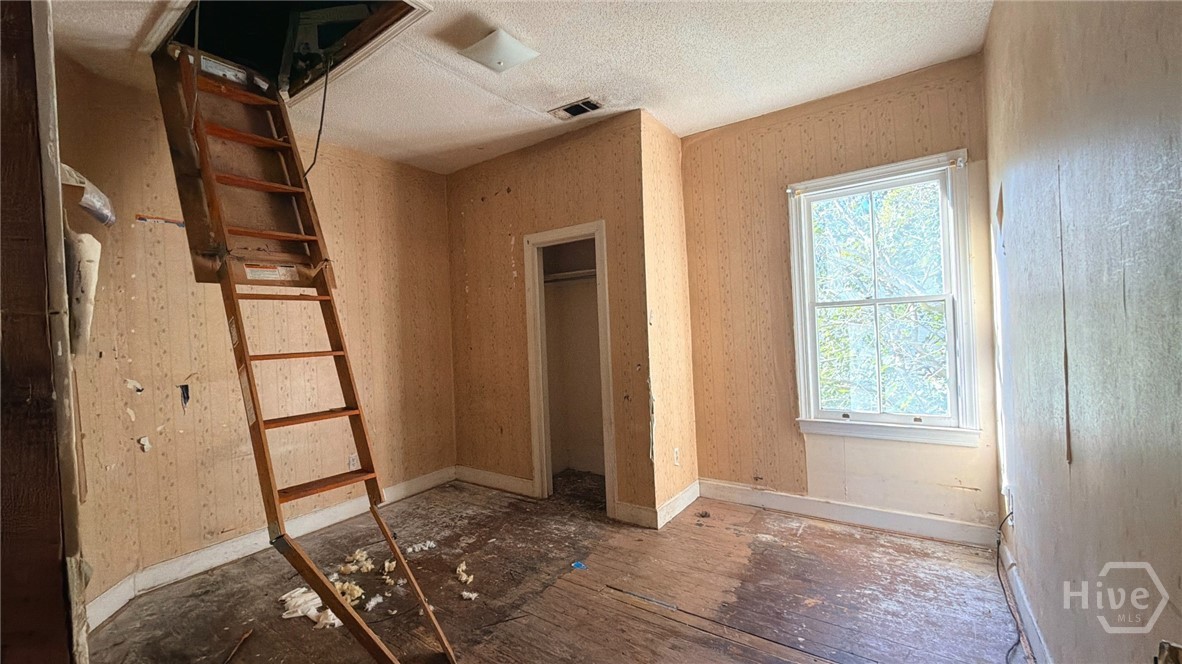 1707 Le Grand Street Property Photo 29