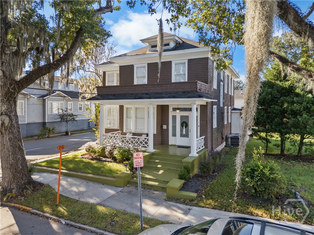 537 E 40th Street Property Photo 2