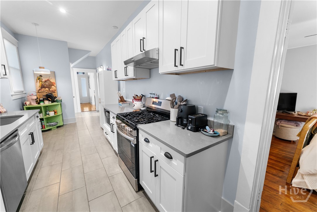 537 E 40th Street Property Photo 13