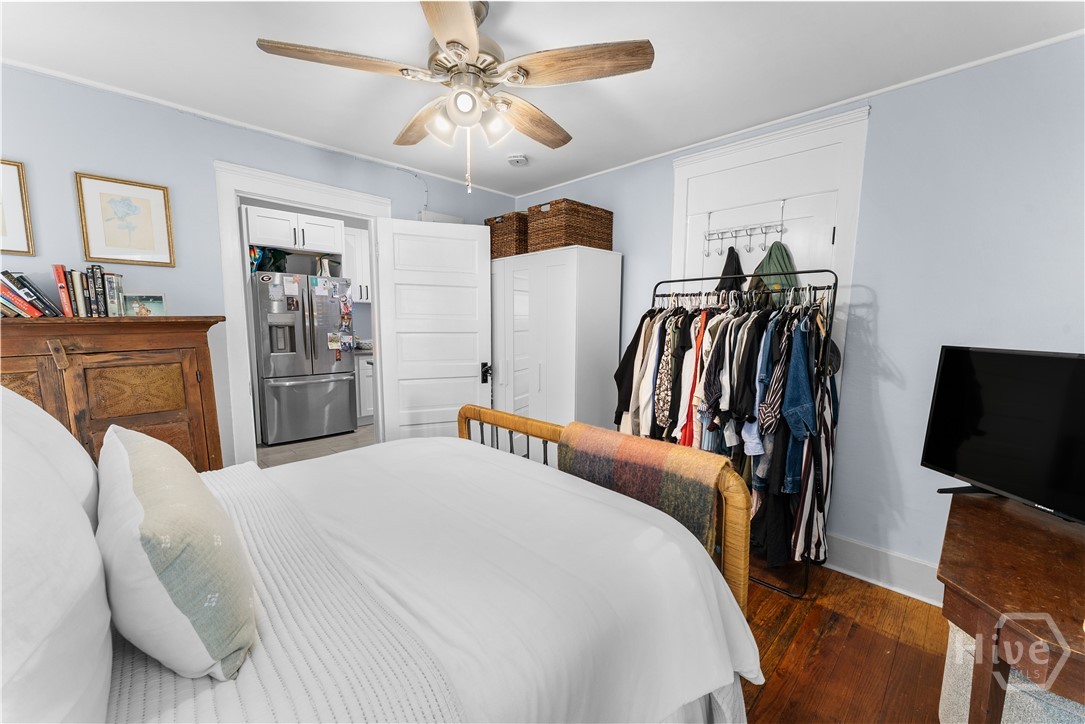 537 E 40th Street Property Photo 15