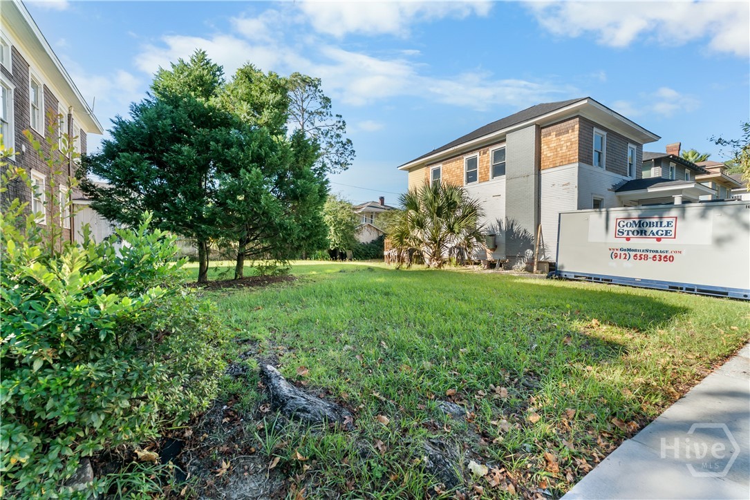 537 E 40th Street Property Photo 52