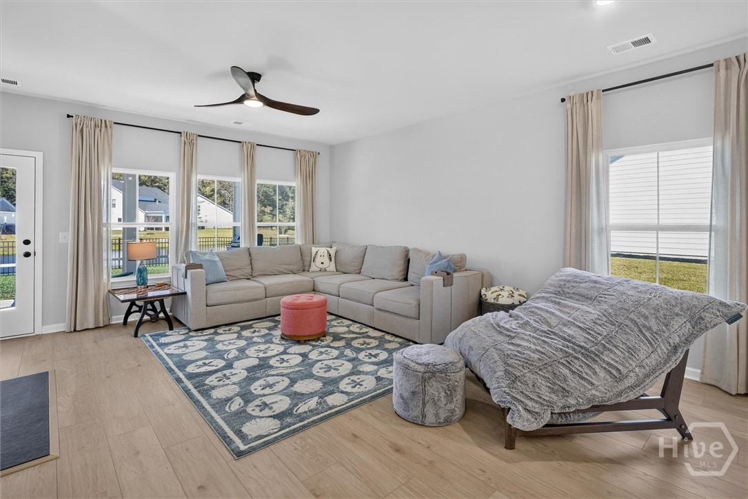 750 Blue Moon Crossing Property Photo 6