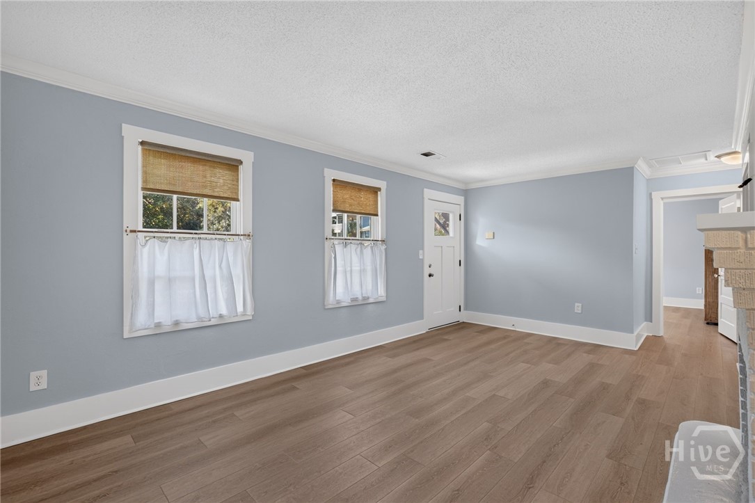 304 9th Street Property Photo 5