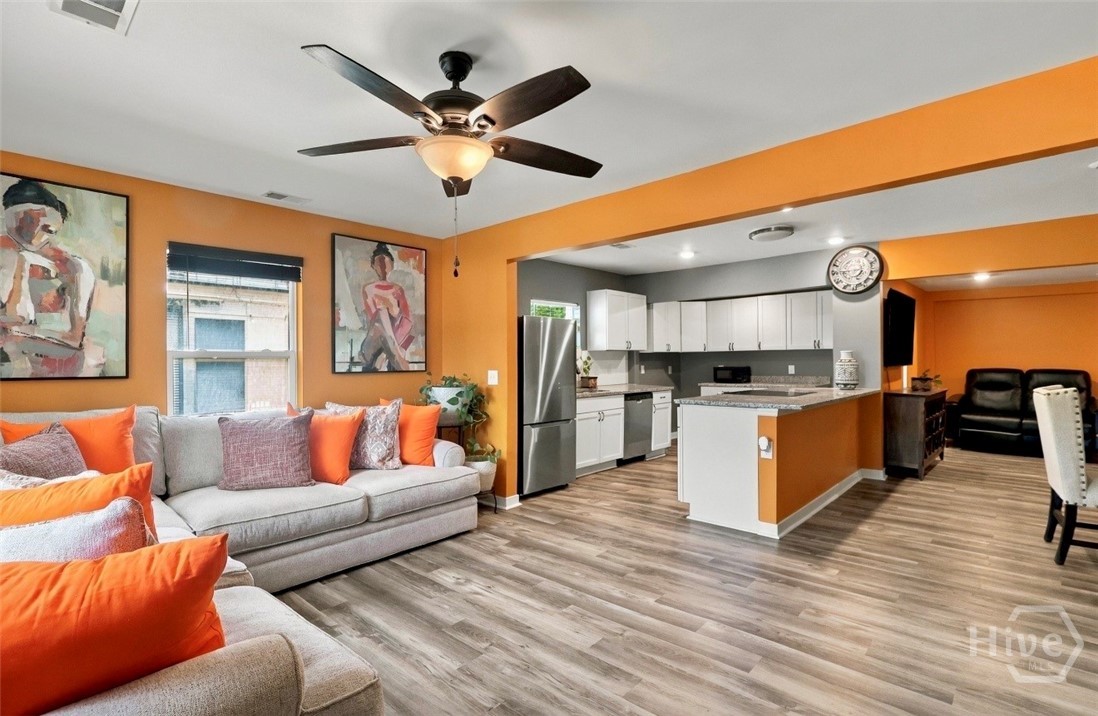 1010 Collat Avenue Property Photo 3