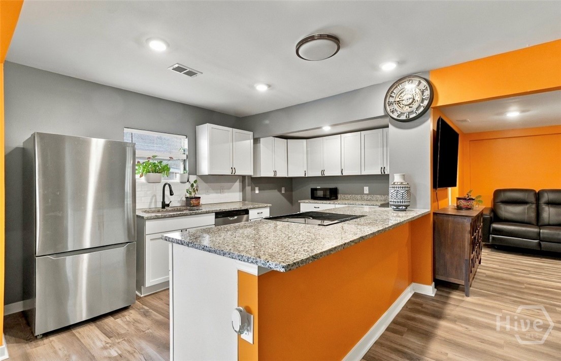 1010 Collat Avenue Property Photo 7