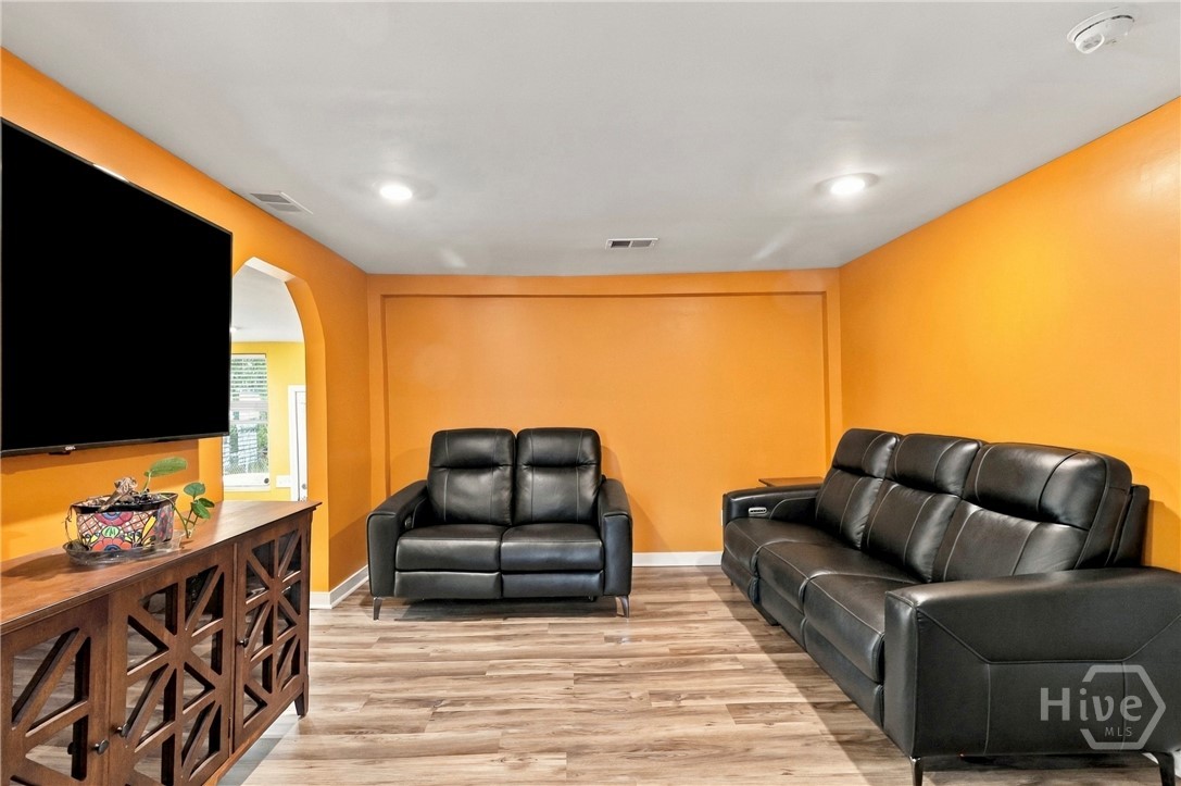 1010 Collat Avenue Property Photo 11