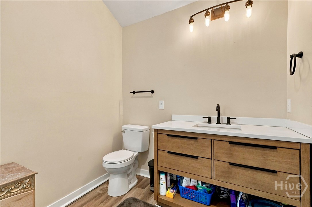 1010 Collat Avenue Property Photo 16
