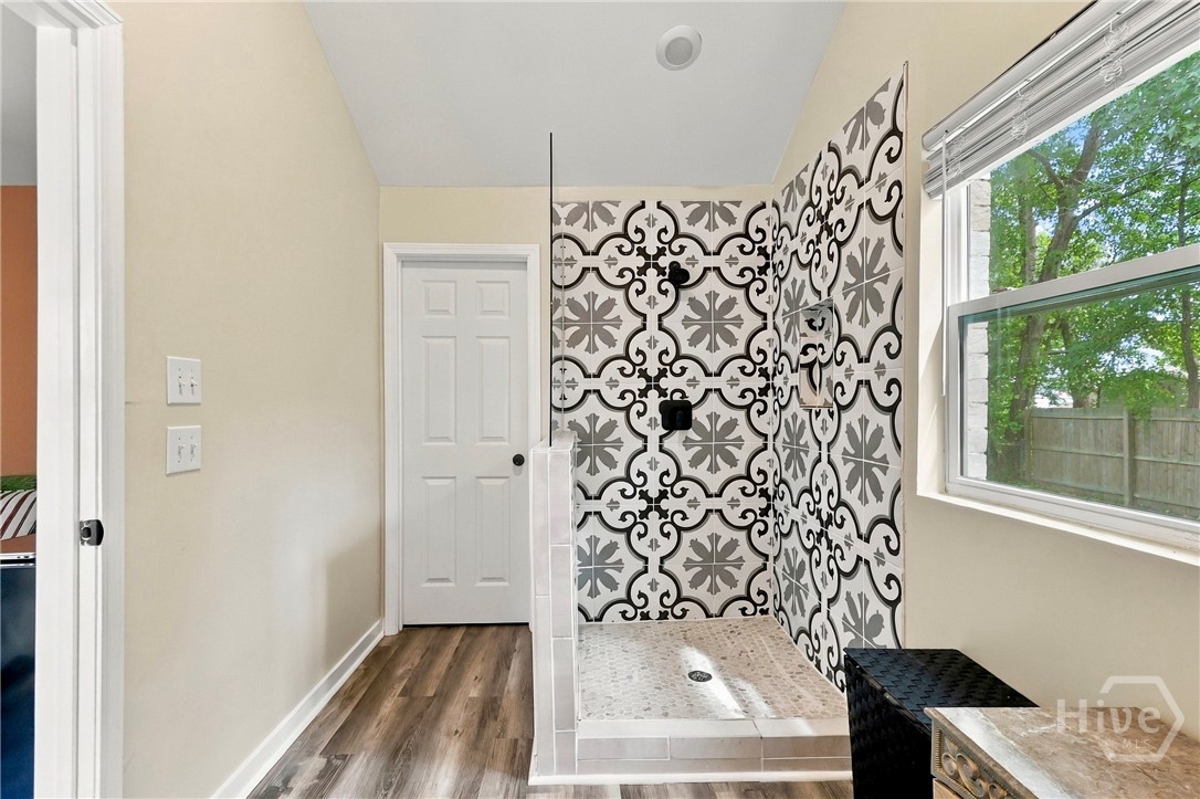 1010 Collat Avenue Property Photo 17