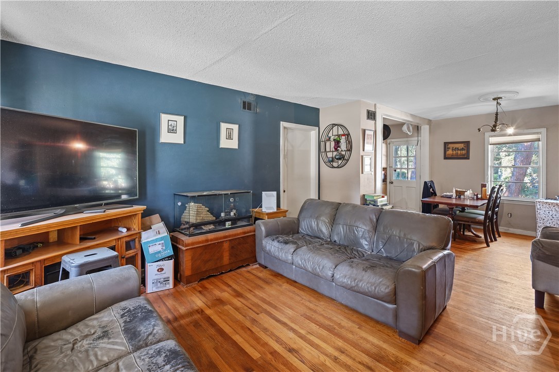 1802 E 59th Street Property Photo 2