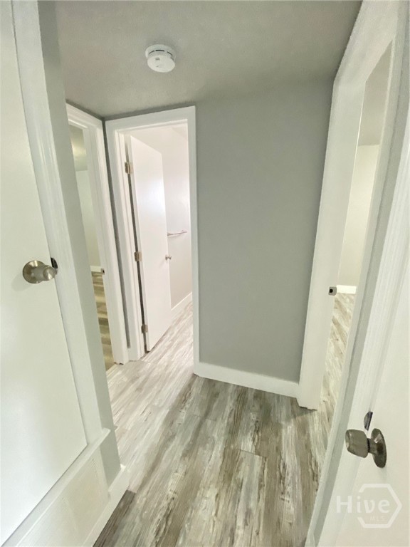 113 Woodhouse Lane D Property Photo 6