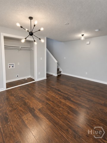 729 E Waldburg Street Property Photo 18