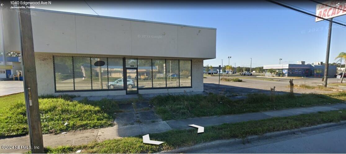 1040 Edgewood Avenue N Property Photo 3