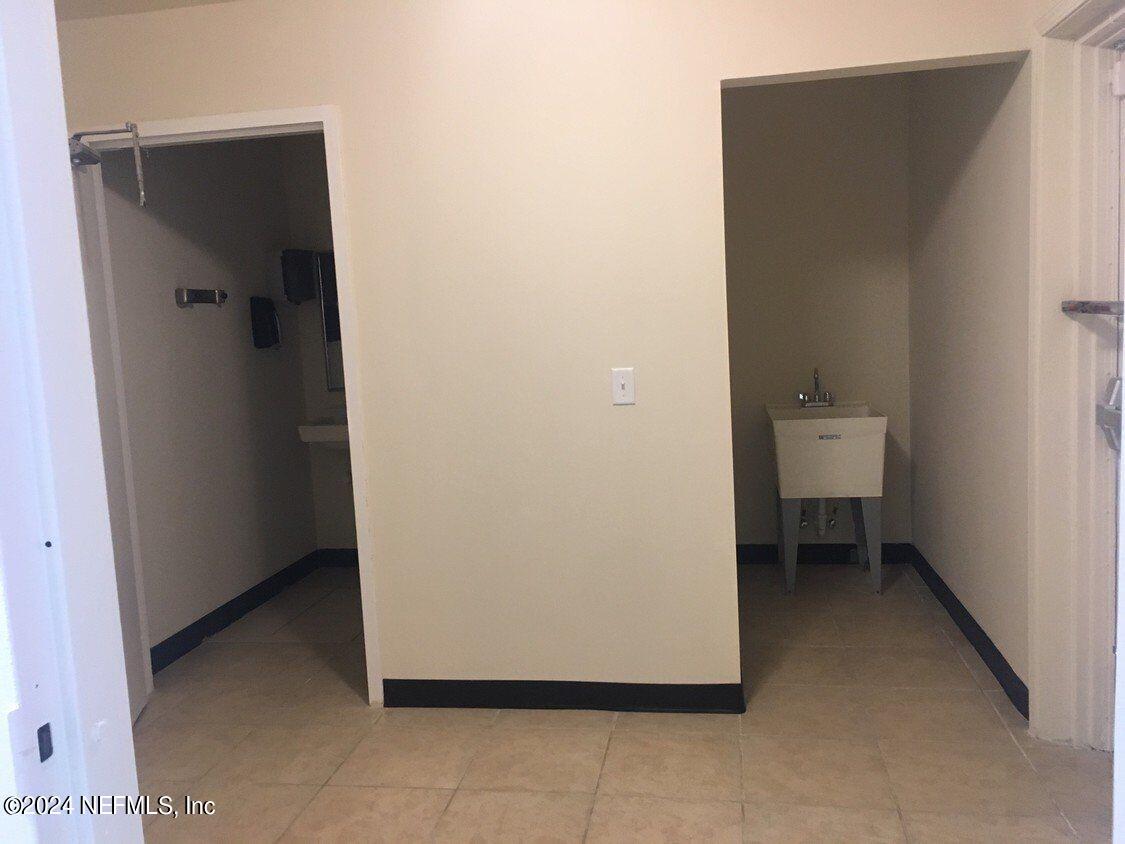 1040 Edgewood Avenue N Property Photo 13