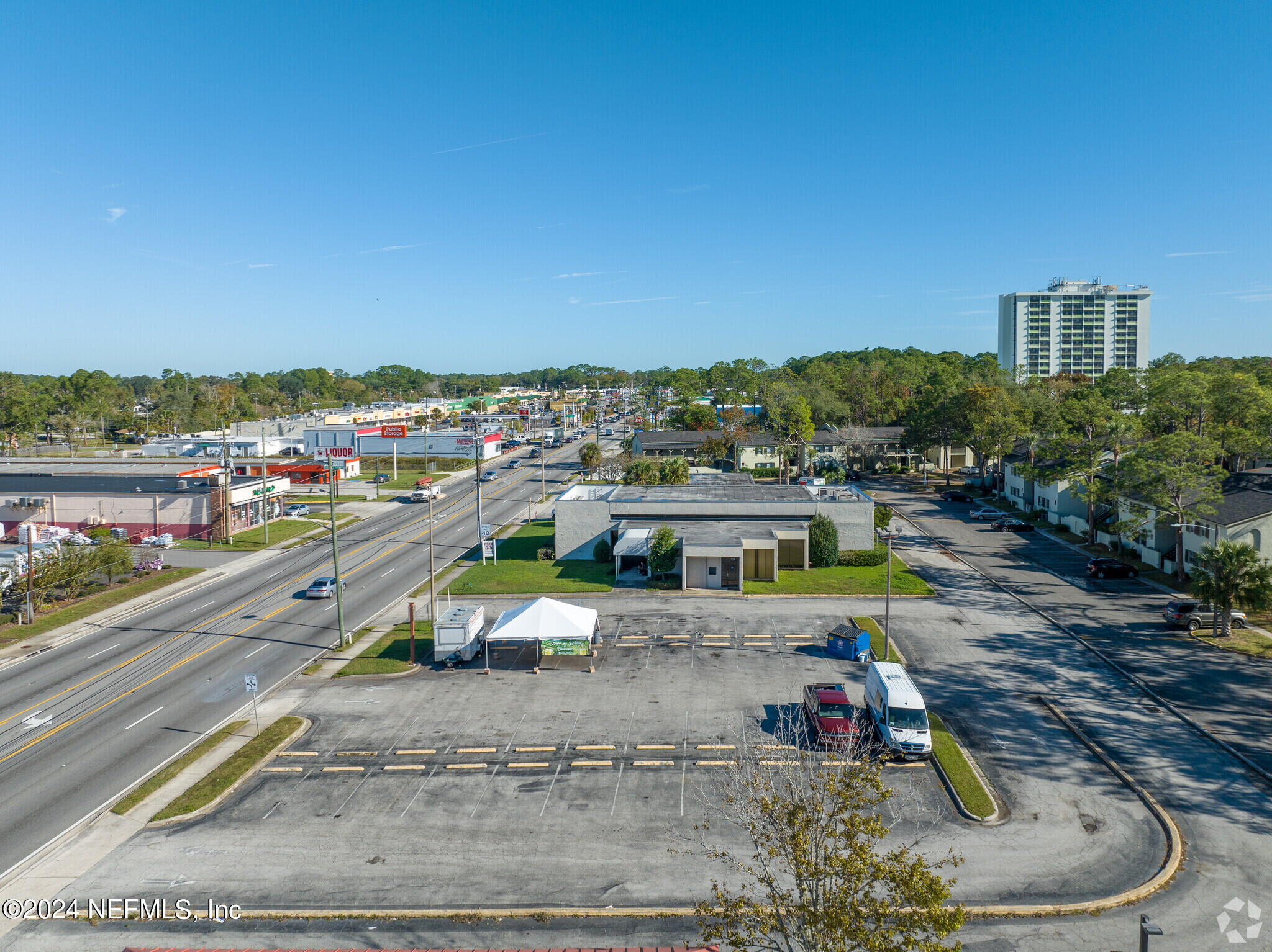 5730 University Boulevard Property Photo 8