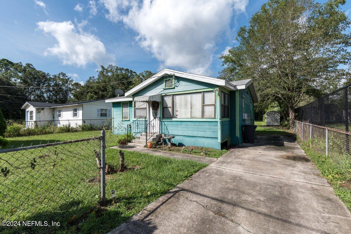 2636 Firestone Road Property Photo 3