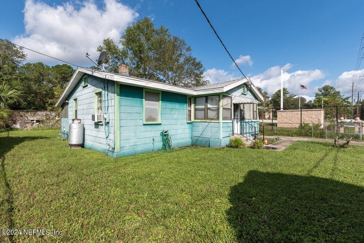 2636 Firestone Road Property Photo 5