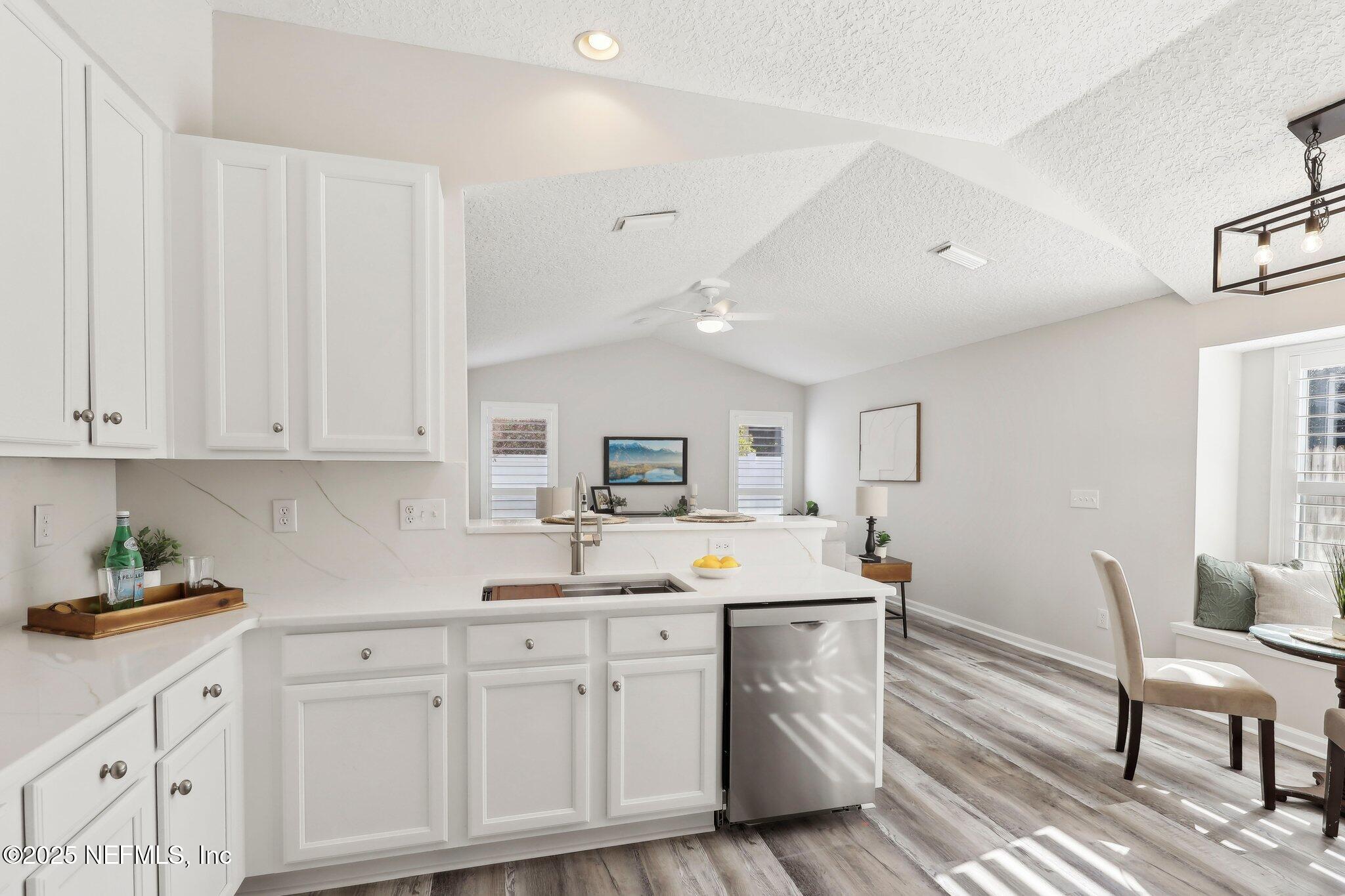 909 Thoroughbred Drive Property Photo 1