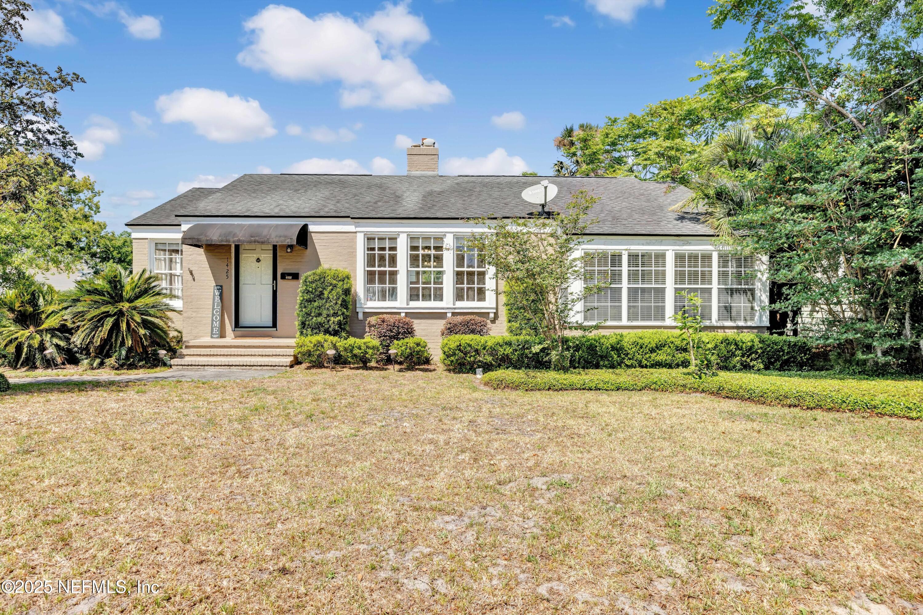 1425 Pinetree Road Property Photo 1