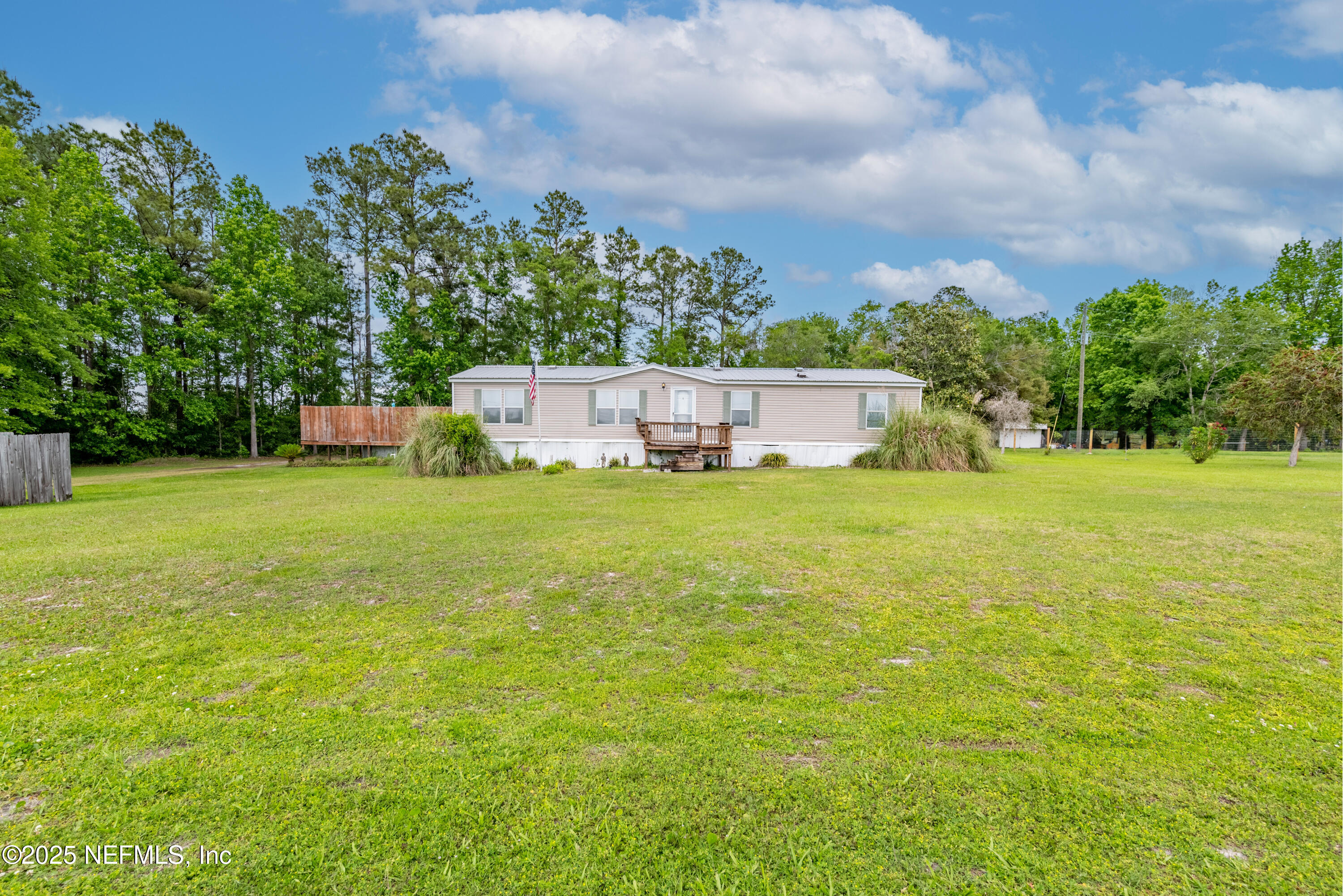 14227 State Road 100 W Property Photo