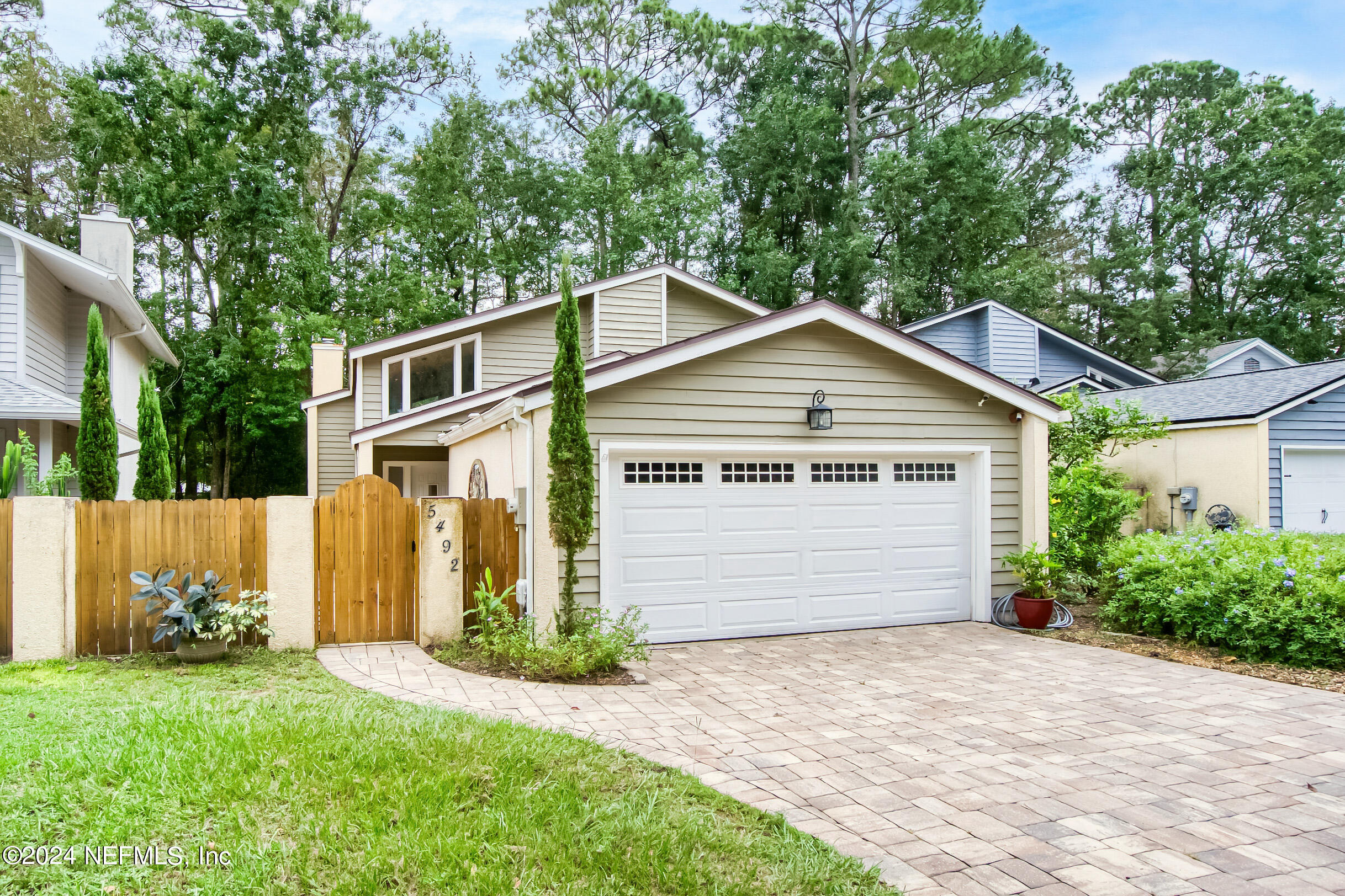 5492 Mariners Cove Drive Property Photo 1