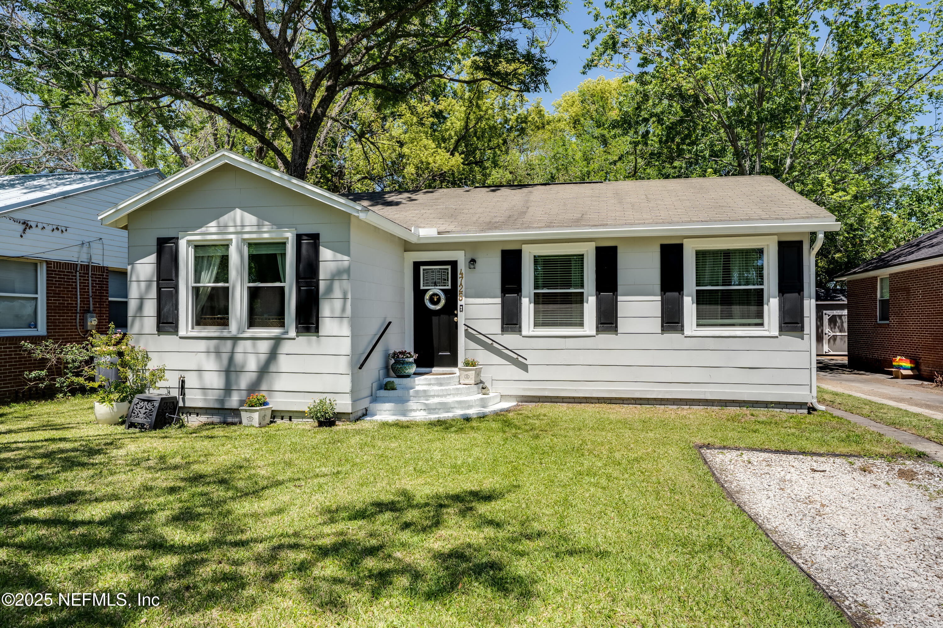 4725 Royal Avenue Property Photo 1