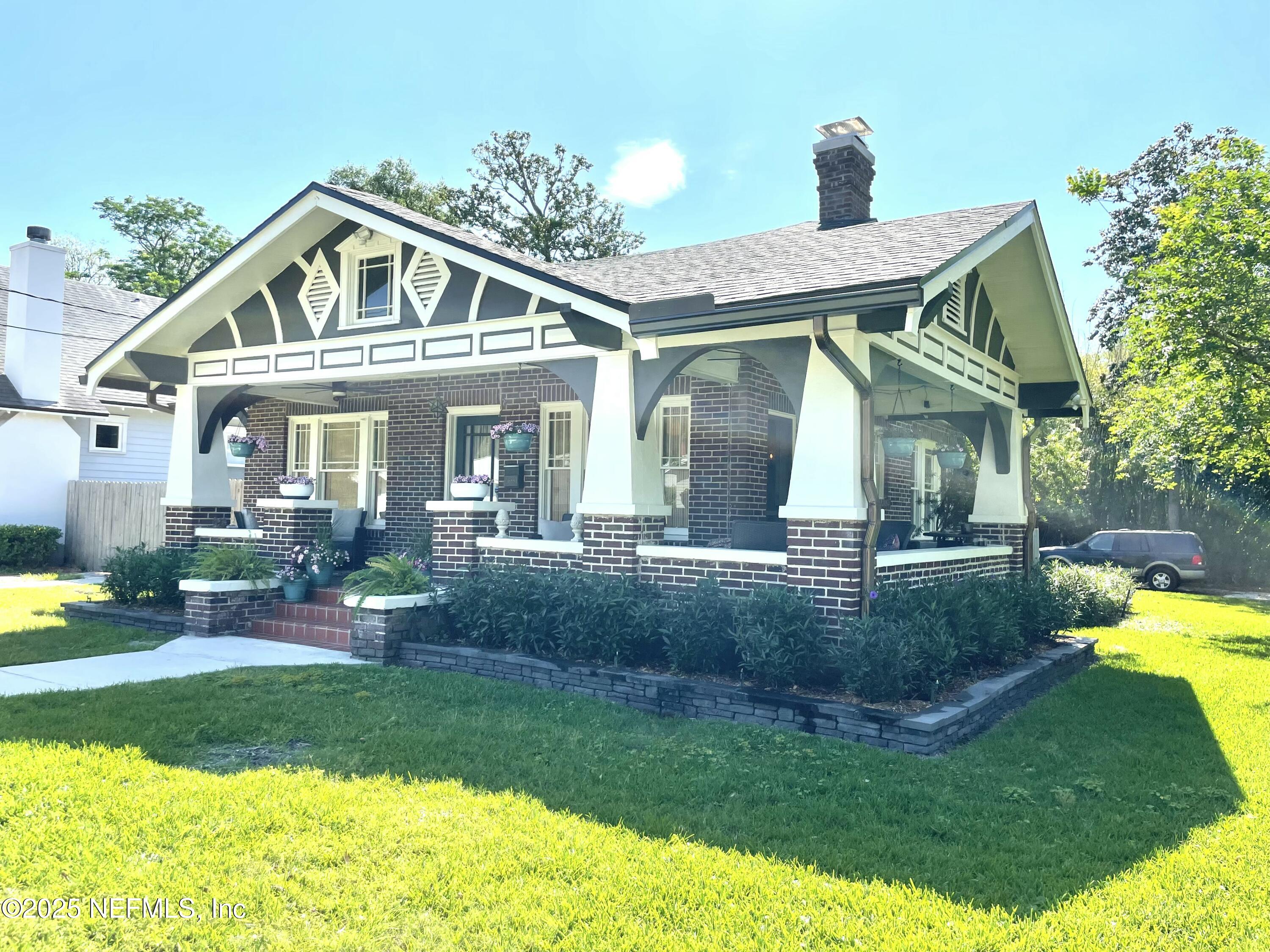 3688 Walsh Street Property Photo 1