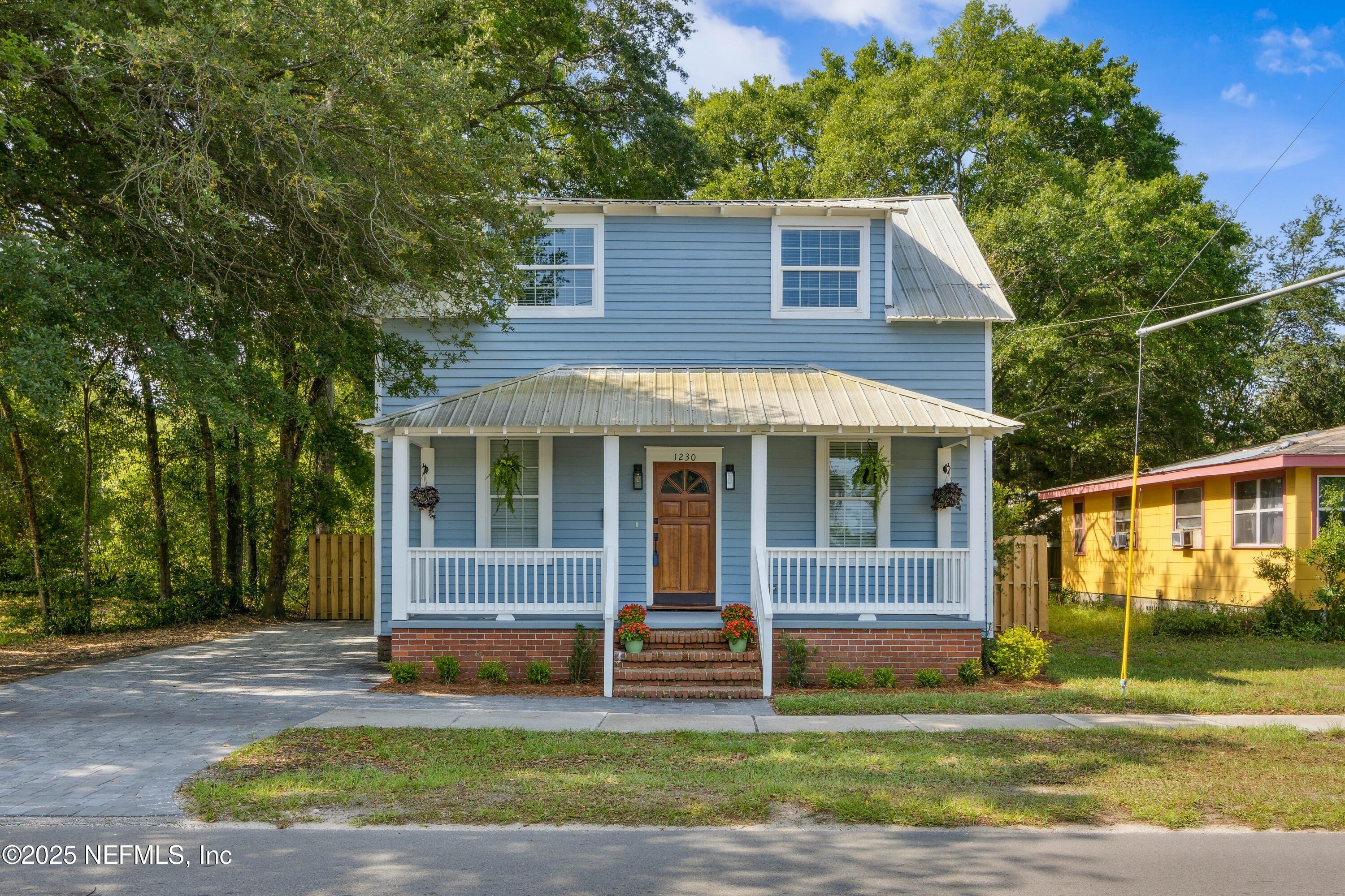 1230 Beech Street Property Photo 1