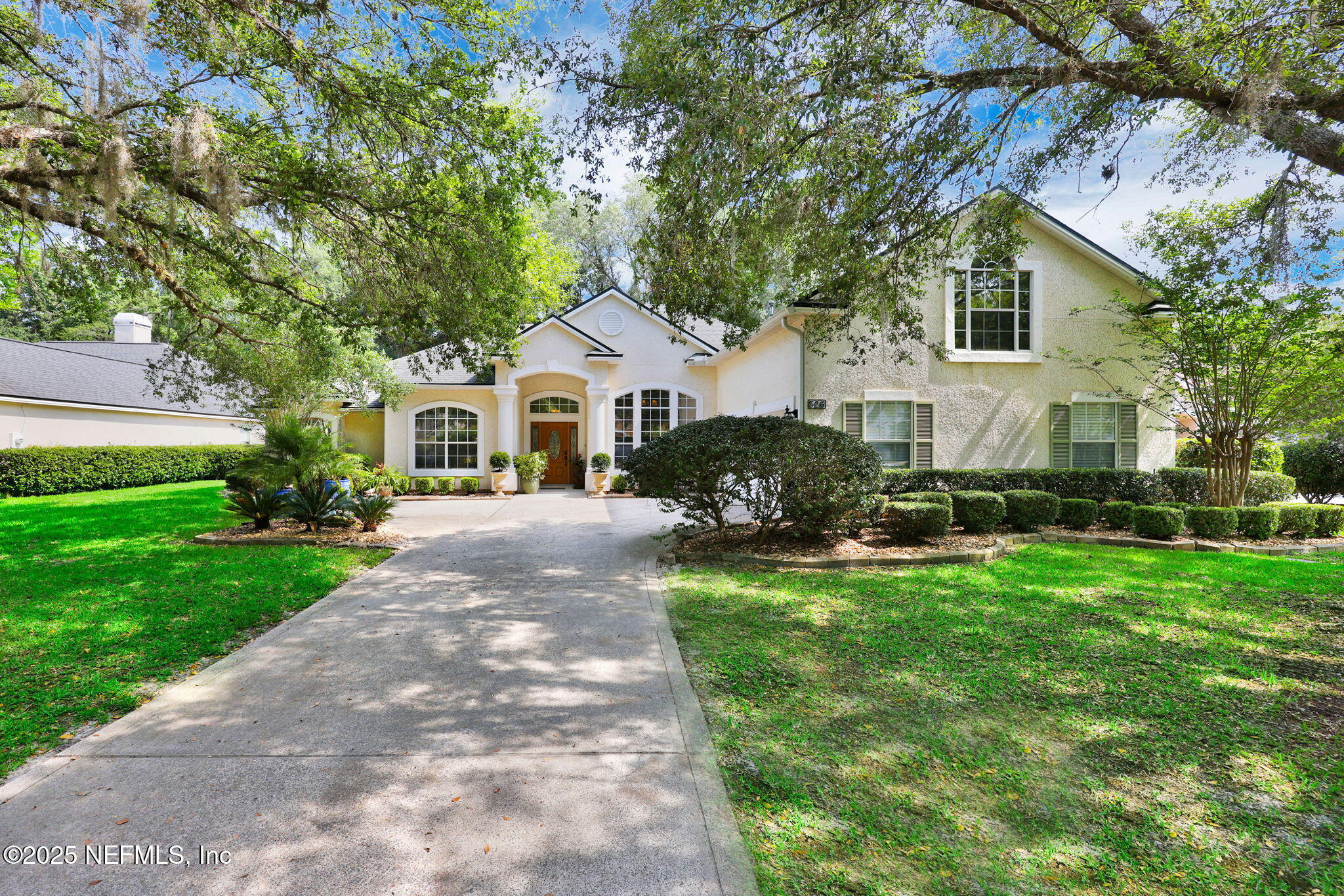 526 Oakmont Drive Property Photo 1