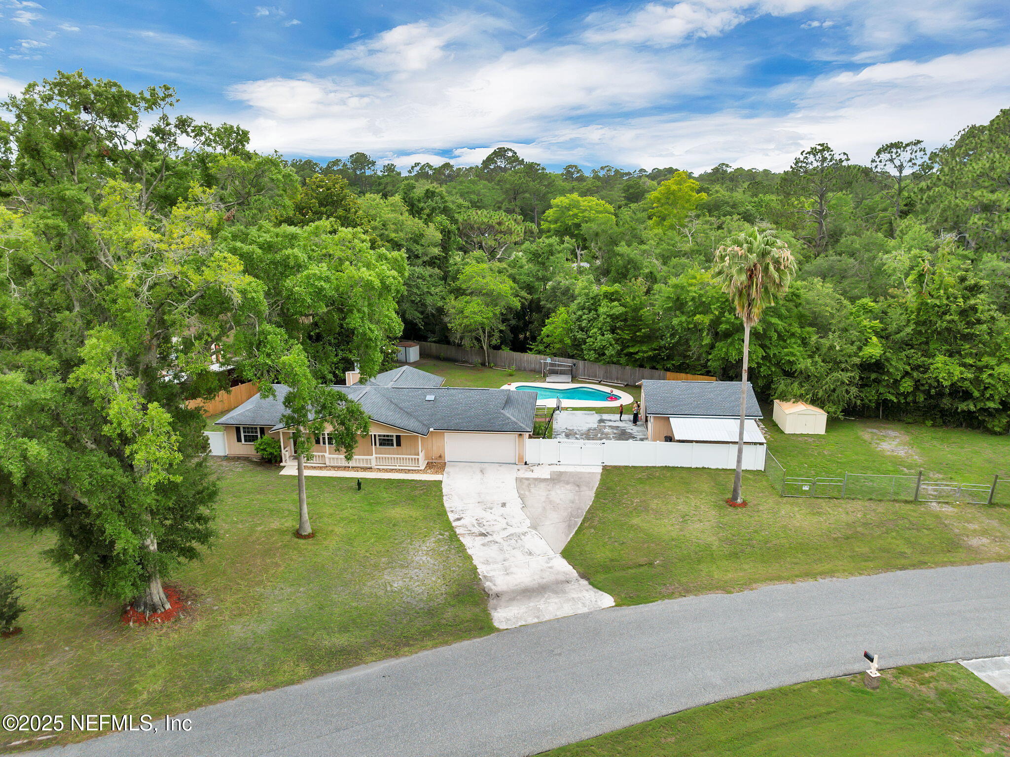 306 Lake Marietta Drive W Property Photo 1