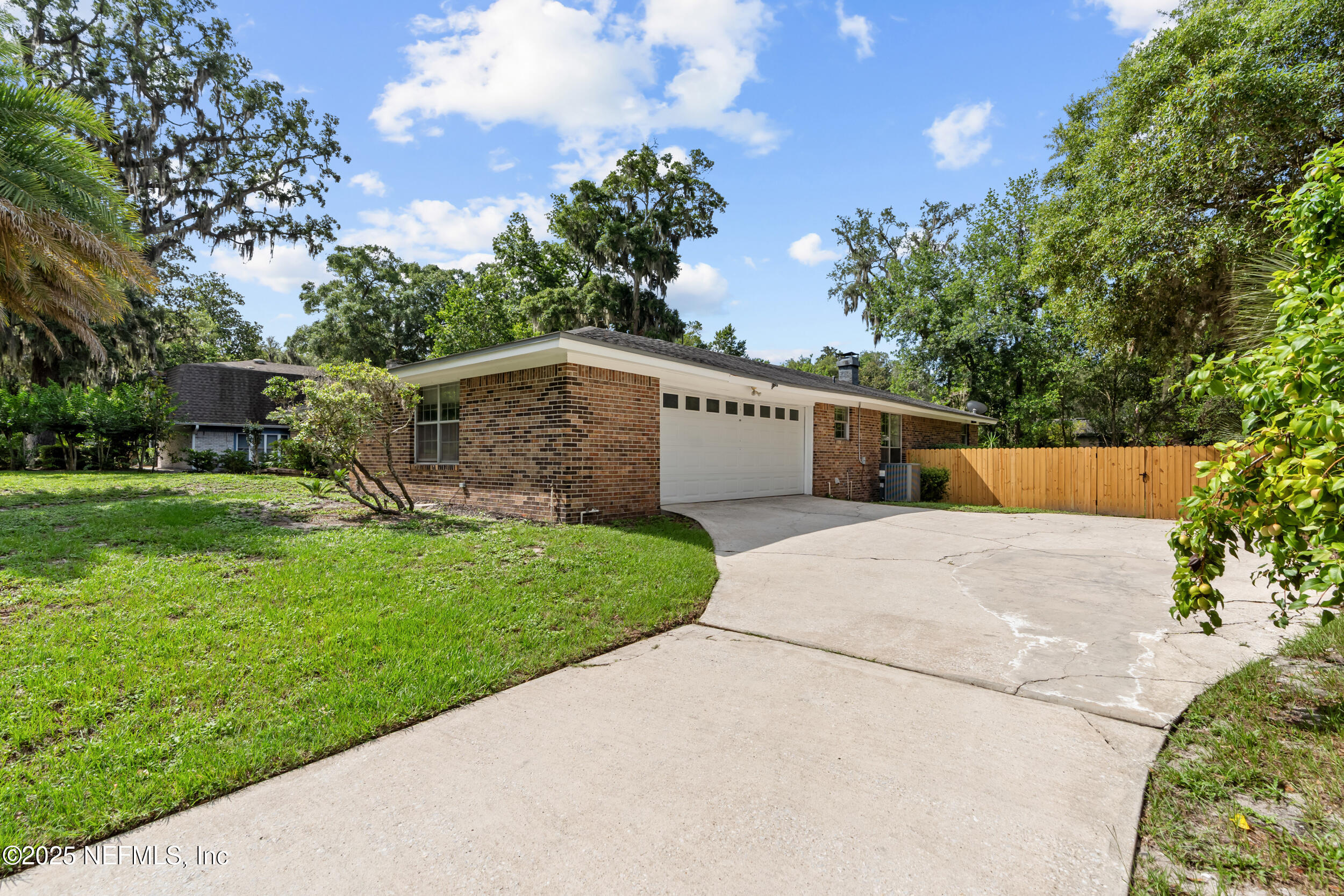 11416 River Knoll Drive Property Photo 3