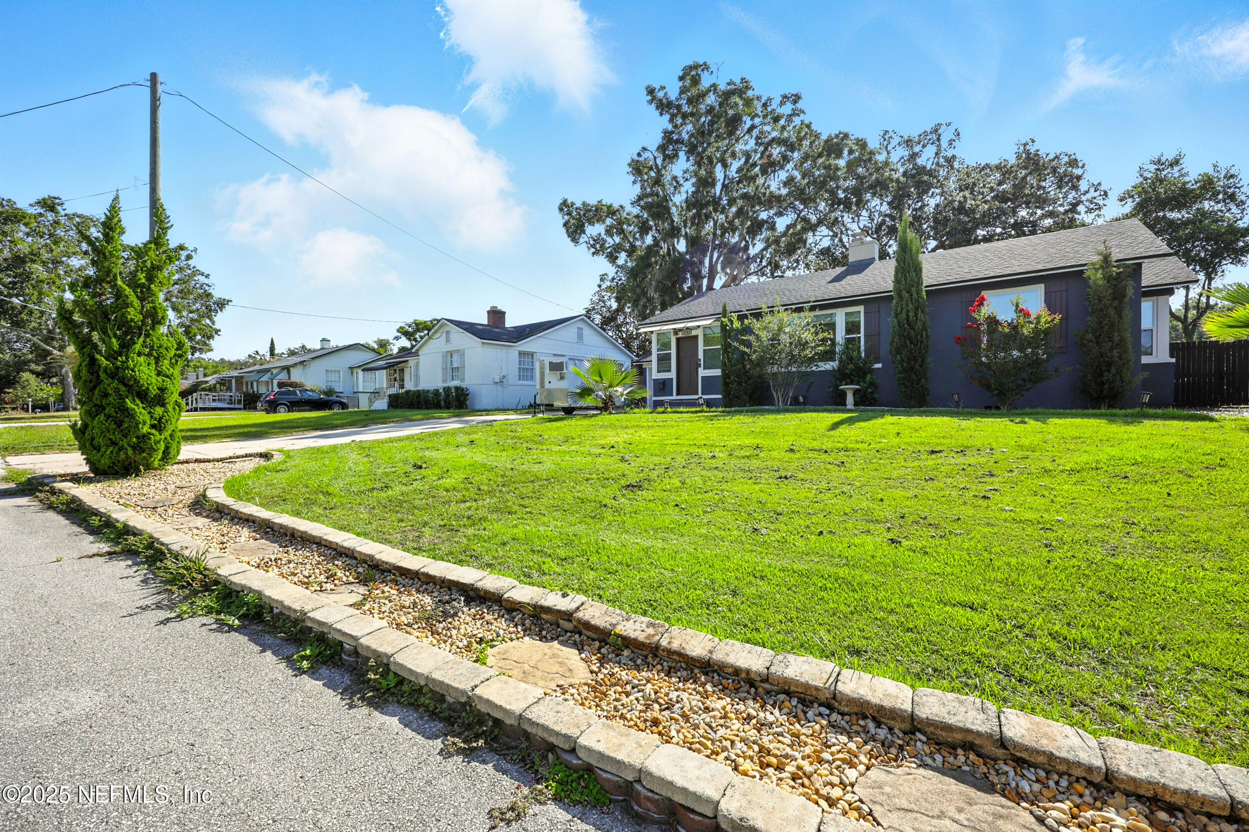 4343 Redwood Avenue Property Photo 1