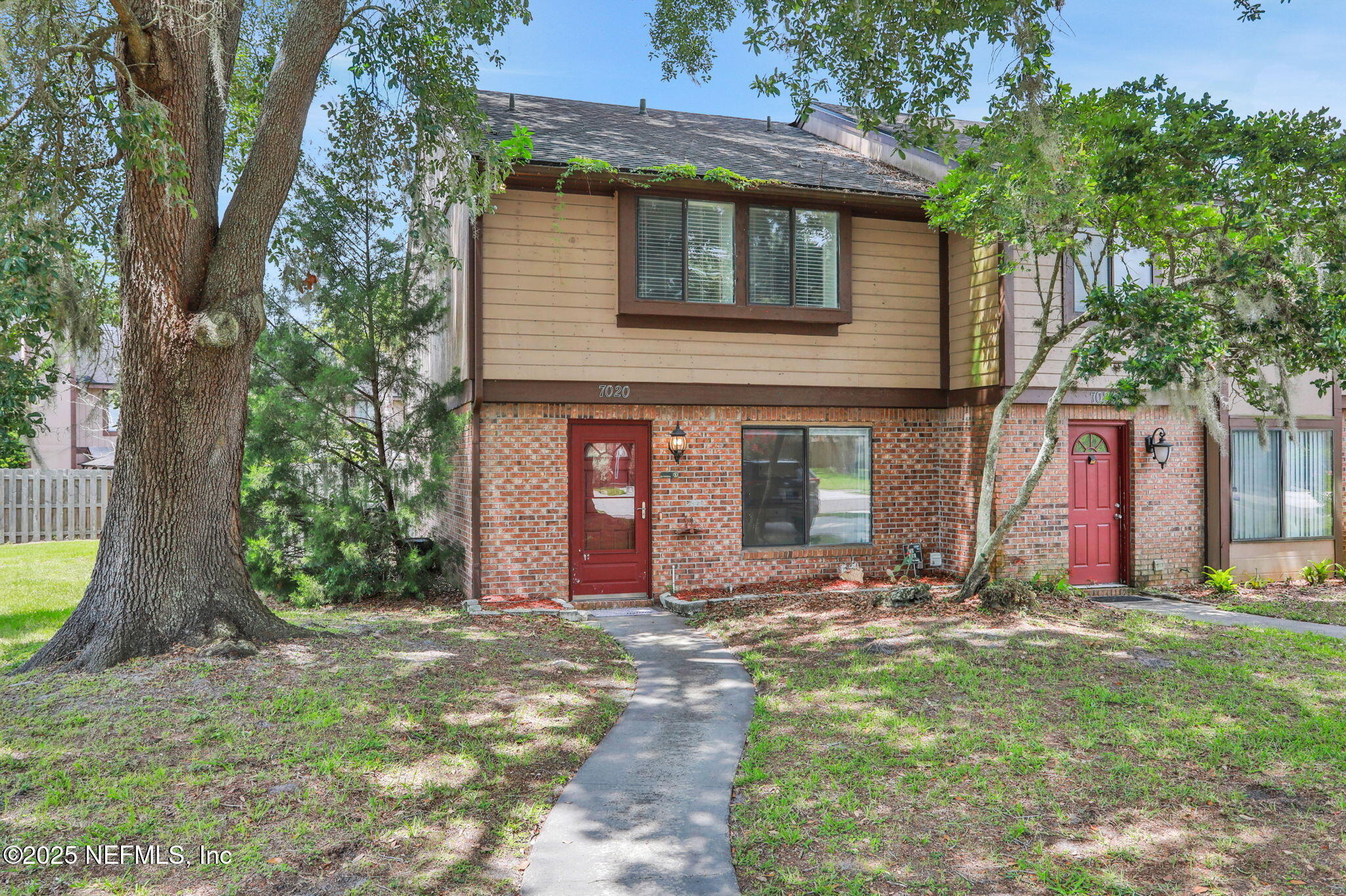 7020 Prestwick Circle N Property Photo 1