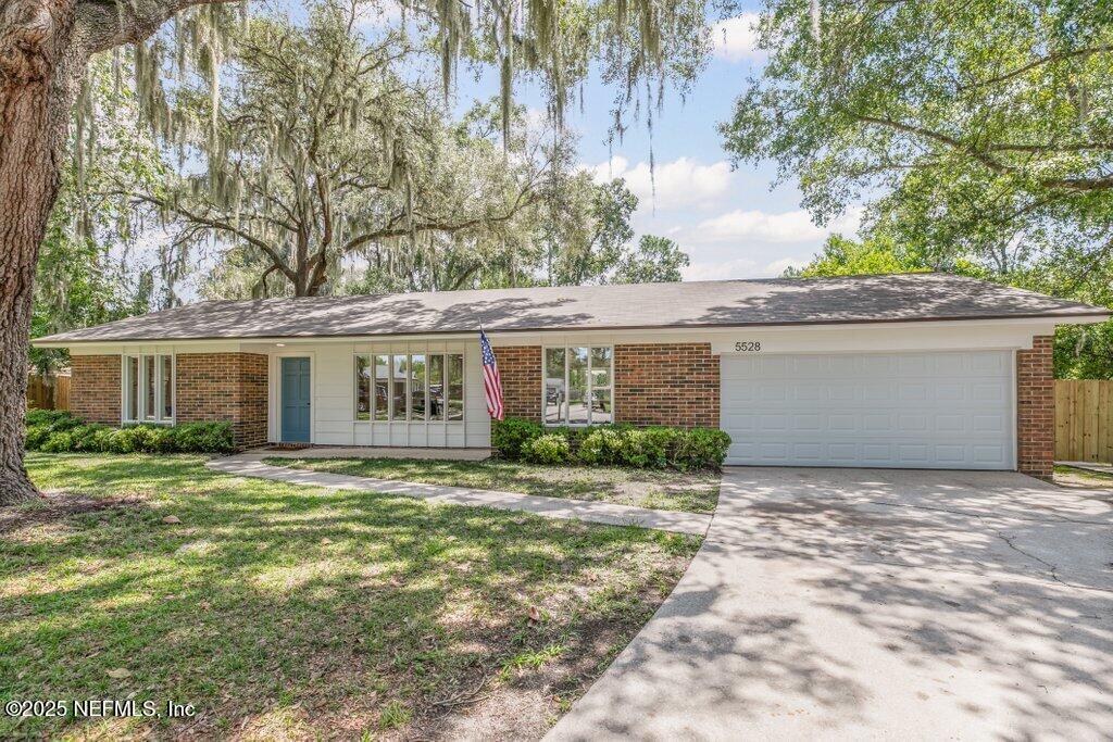 5528 Bradford Court Property Photo 1